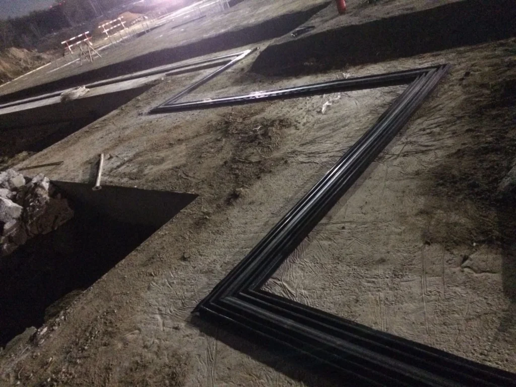 Деформационные швы установленна гидрошпонка ДОМ с углами 