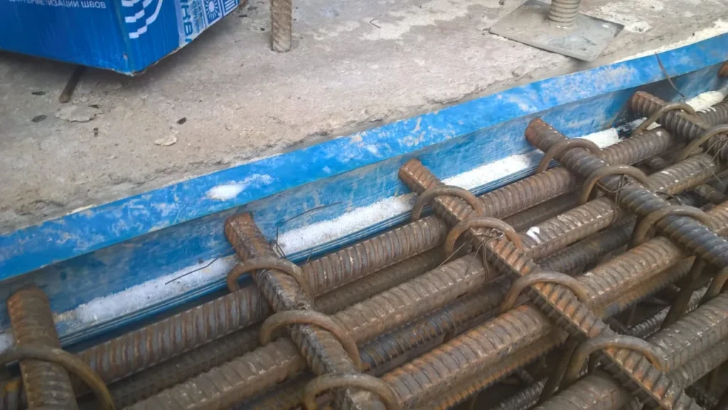 ошибка установки гидрошпонки аквастоп разрыв арматурой